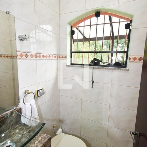 Casa à venda com 440m², 7 quartos e 6 vagas Casa à venda com 440m², 7 quartos e 6 vagasLavabo