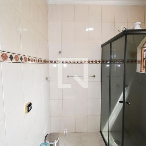 Casa à venda com 440m², 7 quartos e 6 vagas Casa à venda com 440m², 7 quartos e 6 vagasBanheiro 1