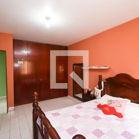 Casa à venda com 440m², 7 quartos e 6 vagas Casa à venda com 440m², 7 quartos e 6 vagasQuarto 4