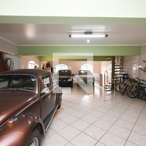 Casa à venda com 440m², 7 quartos e 6 vagas Casa à venda com 440m², 7 quartos e 6 vagasGaragem
