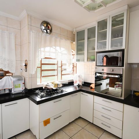 Casa à venda com 440m², 7 quartos e 6 vagas Casa à venda com 440m², 7 quartos e 6 vagasCozinha