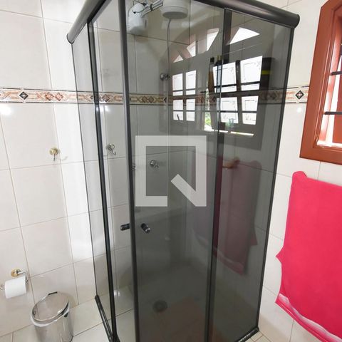 Casa à venda com 440m², 7 quartos e 6 vagas Casa à venda com 440m², 7 quartos e 6 vagasBanheiro da Suíte 1