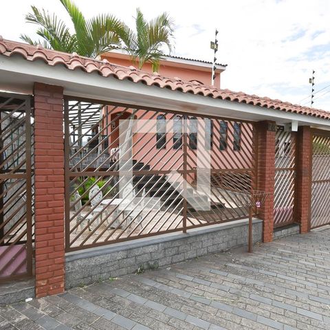 Casa à venda com 440m², 7 quartos e 6 vagas Casa à venda com 440m², 7 quartos e 6 vagasFachada