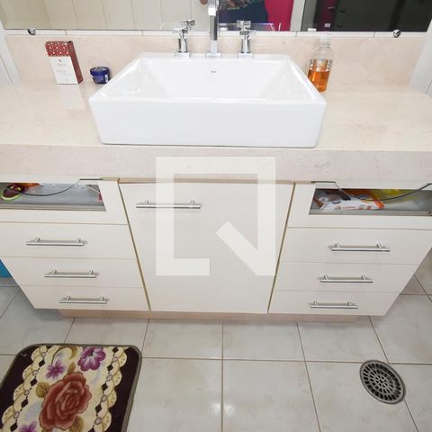 Casa à venda com 440m², 7 quartos e 6 vagas Casa à venda com 440m², 7 quartos e 6 vagasBanheiro da Suíte 1