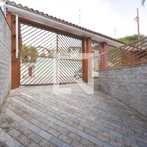 Casa à venda com 440m², 7 quartos e 6 vagas Casa à venda com 440m², 7 quartos e 6 vagasGaragem