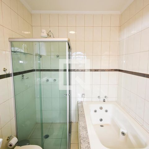 Casa à venda com 440m², 7 quartos e 6 vagas Casa à venda com 440m², 7 quartos e 6 vagasBanheiro da Suíte 2