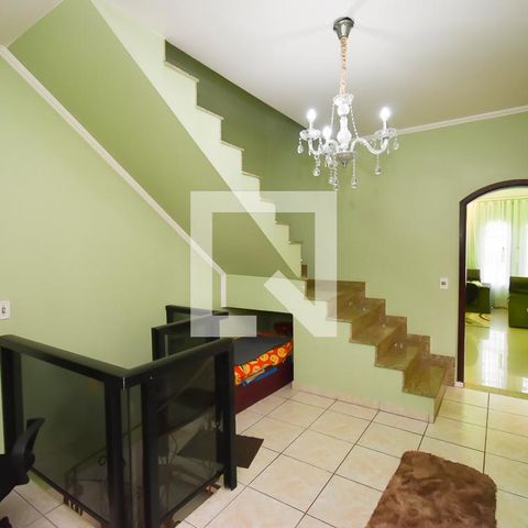 Casa à venda com 440m², 7 quartos e 6 vagas Casa à venda com 440m², 7 quartos e 6 vagasHall dos Quartos