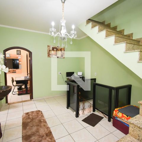 Casa à venda com 440m², 7 quartos e 6 vagas Casa à venda com 440m², 7 quartos e 6 vagasHall dos Quartos