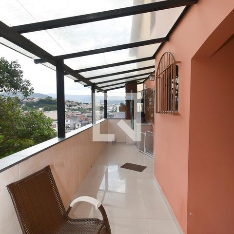 Casa à venda com 440m², 7 quartos e 6 vagas Casa à venda com 440m², 7 quartos e 6 vagasÁrea externa