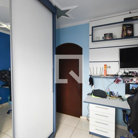 Casa à venda com 440m², 7 quartos e 6 vagas Casa à venda com 440m², 7 quartos e 6 vagasQuarto 2