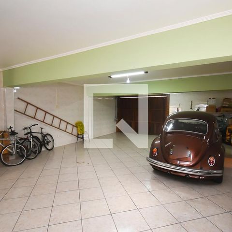 Casa à venda com 440m², 7 quartos e 6 vagas Casa à venda com 440m², 7 quartos e 6 vagasGaragem