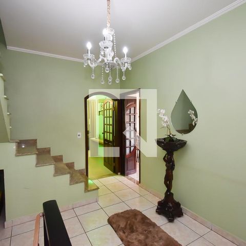 Casa à venda com 440m², 7 quartos e 6 vagas Casa à venda com 440m², 7 quartos e 6 vagasHall dos Quartos