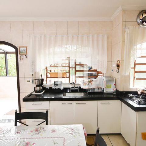 Casa à venda com 440m², 7 quartos e 6 vagas Casa à venda com 440m², 7 quartos e 6 vagasCozinha
