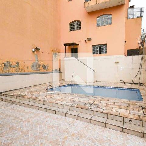 Casa à venda com 440m², 7 quartos e 6 vagas Casa à venda com 440m², 7 quartos e 6 vagasÁrea externa