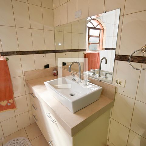 Casa à venda com 440m², 7 quartos e 6 vagas Casa à venda com 440m², 7 quartos e 6 vagasBanheiro da Suíte 2