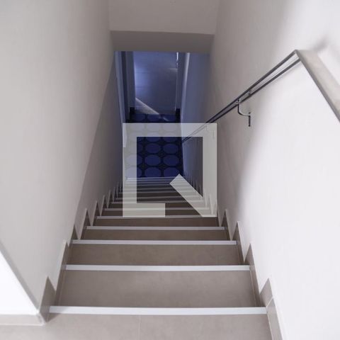 Casa para alugar com 190m², 3 quartos e 4 vagasEscadas
