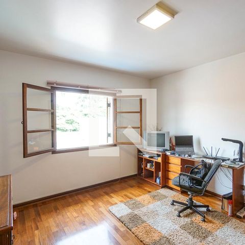 Casa à venda com 313m², 3 quartos e 4 vagasQuarto 