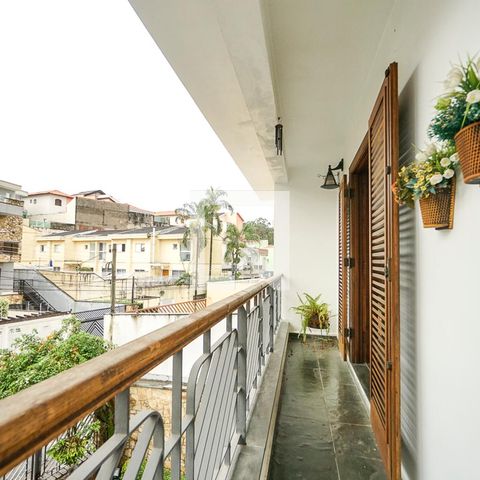 Casa à venda com 313m², 3 quartos e 4 vagasVaranda da suíte 01