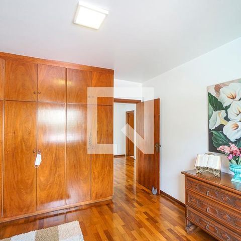 Casa à venda com 313m², 3 quartos e 4 vagasQuarto 