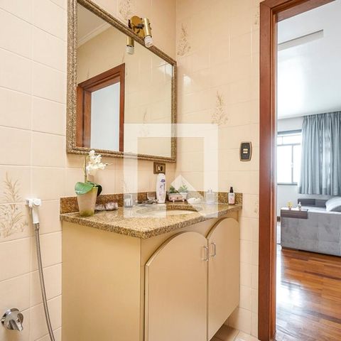 Casa à venda com 313m², 3 quartos e 4 vagasBanheiro social