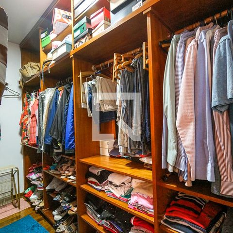 Casa à venda com 313m², 3 quartos e 4 vagasCloset da suíte 01