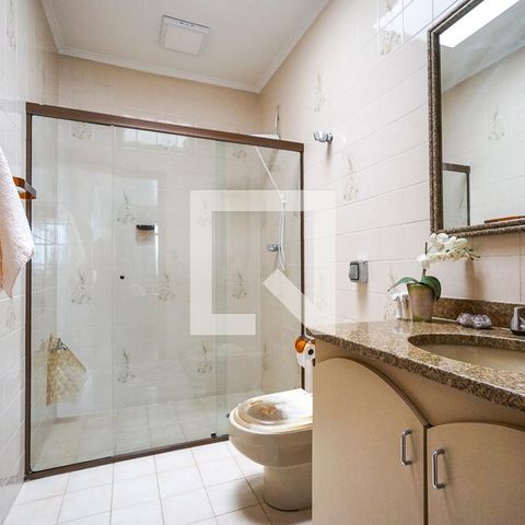 Casa à venda com 313m², 3 quartos e 4 vagasBanheiro social