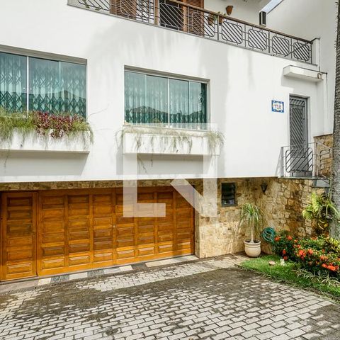 Casa à venda com 313m², 3 quartos e 4 vagasEntrada