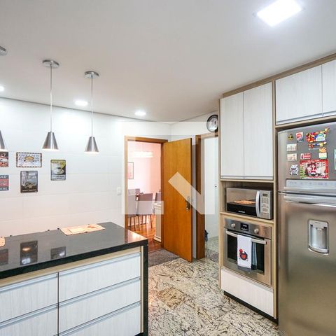 Casa à venda com 313m², 3 quartos e 4 vagasCozinha