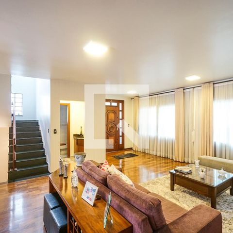 Casa à venda com 313m², 3 quartos e 4 vagasSala de estar