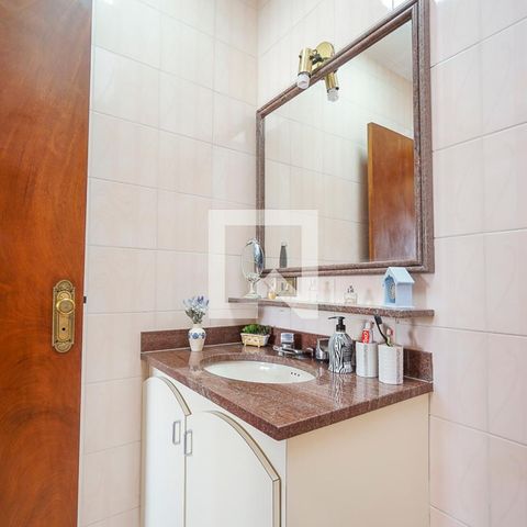 Casa à venda com 313m², 3 quartos e 4 vagasBanheiro da suíte 02