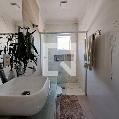 Casa à venda com 270m², 3 quartos e 2 vagasBanheiro - Suíte