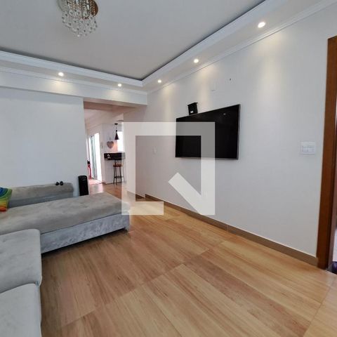 Casa à venda com 270m², 3 quartos e 2 vagasSala