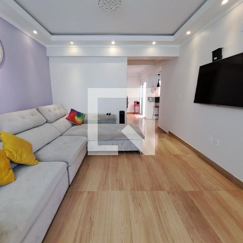 Casa à venda com 270m², 3 quartos e 2 vagasSala
