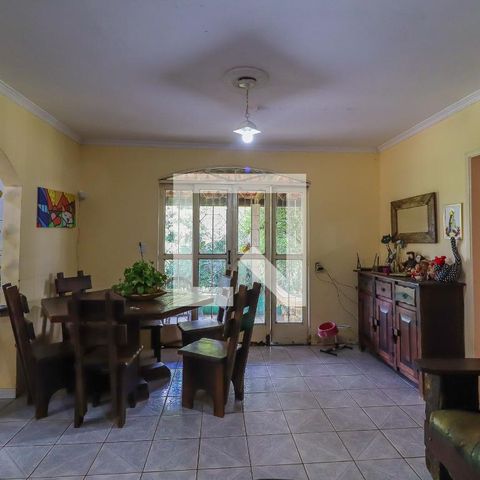 Casa à venda com 180m², 2 quartos e 1 vagaSala