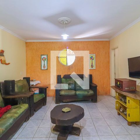 Casa à venda com 180m², 2 quartos e 1 vagaSala