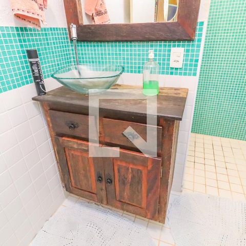 Casa à venda com 180m², 2 quartos e 1 vagaBanheiro
