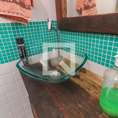 Casa à venda com 180m², 2 quartos e 1 vagaBanheiro