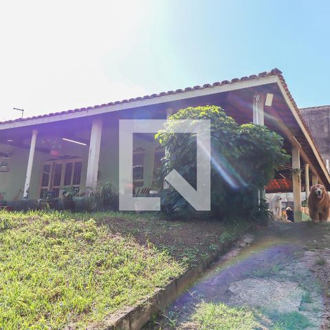 Casa à venda com 180m², 2 quartos e 1 vagaFachada