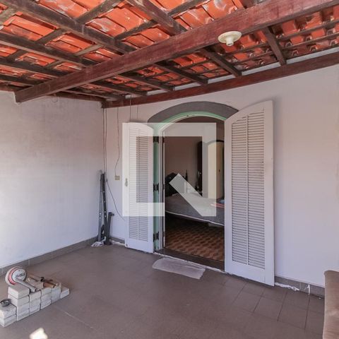 Casa à venda com 150m², 3 quartos e 2 vagas Casa à venda com 150m², 3 quartos e 2 vagasVaranda