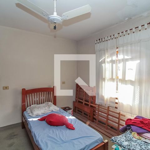 Casa à venda com 150m², 3 quartos e 2 vagas Casa à venda com 150m², 3 quartos e 2 vagasQuarto 3