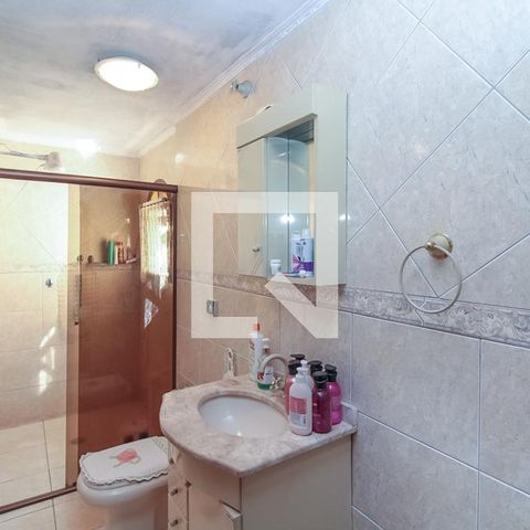 Casa à venda com 150m², 3 quartos e 2 vagas Casa à venda com 150m², 3 quartos e 2 vagasBanheiro 2