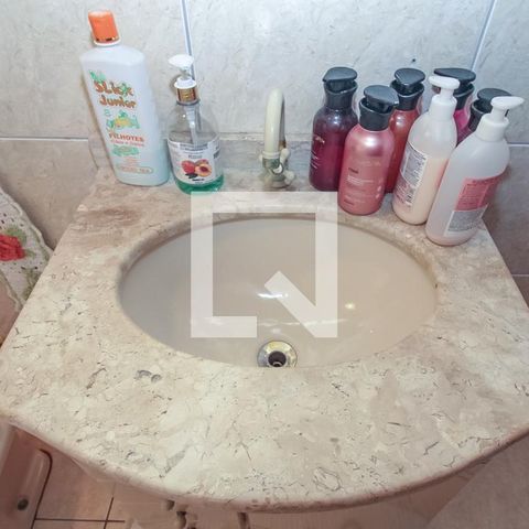Casa à venda com 150m², 3 quartos e 2 vagas Casa à venda com 150m², 3 quartos e 2 vagasBanheiro 2
