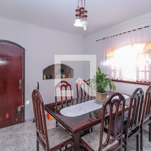 Casa à venda com 150m², 3 quartos e 2 vagas Casa à venda com 150m², 3 quartos e 2 vagasSala de Jantar