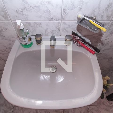 Casa à venda com 150m², 3 quartos e 2 vagas Casa à venda com 150m², 3 quartos e 2 vagasBanheiro 1