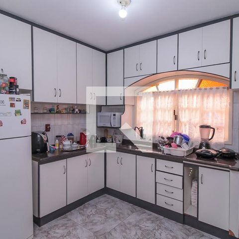 Casa à venda com 150m², 3 quartos e 2 vagas Casa à venda com 150m², 3 quartos e 2 vagasCozinha