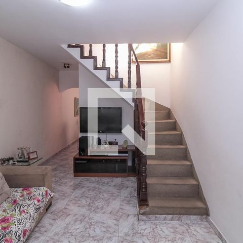 Casa à venda com 150m², 3 quartos e 2 vagas Casa à venda com 150m², 3 quartos e 2 vagasSala de Estar