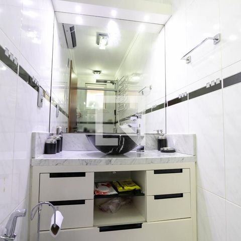 Casa à venda com 350m², 3 quartos e 6 vagas Casa à venda com 350m², 3 quartos e 6 vagasBanheiro da Suíte 2