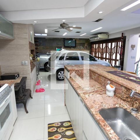 Casa à venda com 350m², 3 quartos e 6 vagas Casa à venda com 350m², 3 quartos e 6 vagasSalão de Festas