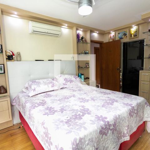 Casa à venda com 350m², 3 quartos e 6 vagas Casa à venda com 350m², 3 quartos e 6 vagasSuite 1