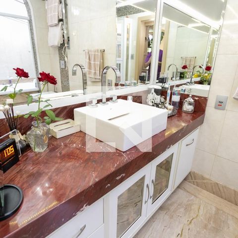Casa à venda com 350m², 3 quartos e 6 vagas Casa à venda com 350m², 3 quartos e 6 vagasBanheiro suite 1